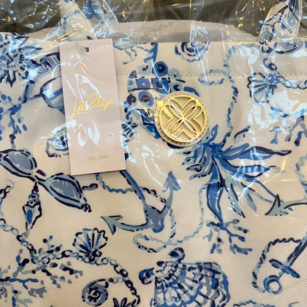 🆕 Lilly Pulitzer ADAIR TOTE in “Resort White Barefoot Beachcomber” MSRP $198 NWT - Picture 7 of 9